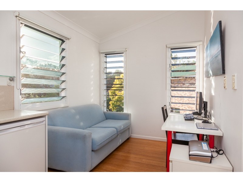 64 Kindara Street, Amity Point QLD 4183