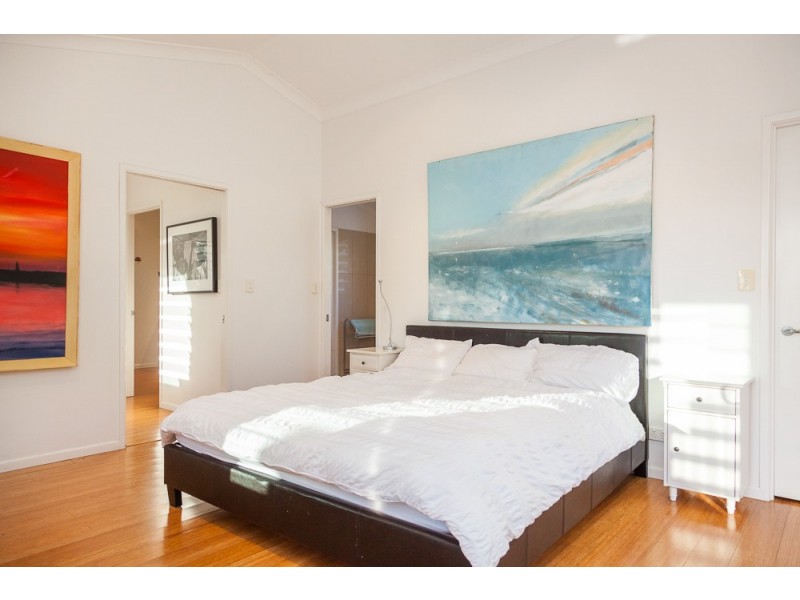 64 Kindara Street, Amity Point QLD 4183