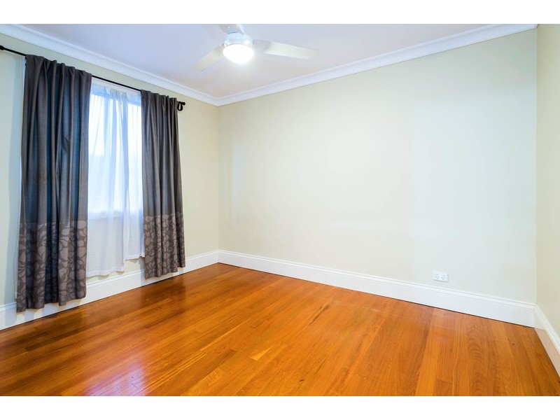 25 Arnold Street, Holland Park QLD 4121