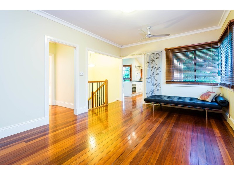 25 Arnold Street, Holland Park QLD 4121