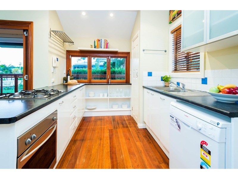 25 Arnold Street, Holland Park QLD 4121