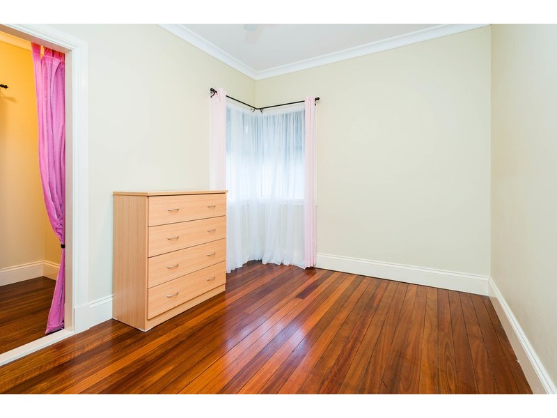 25 Arnold Street, Holland Park QLD 4121