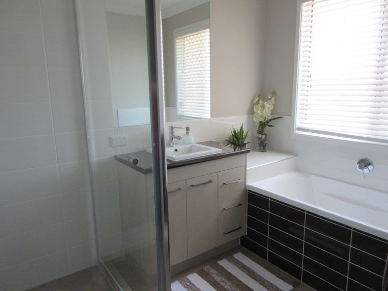 19 Hyssop Place, Springfield Lakes QLD 4300