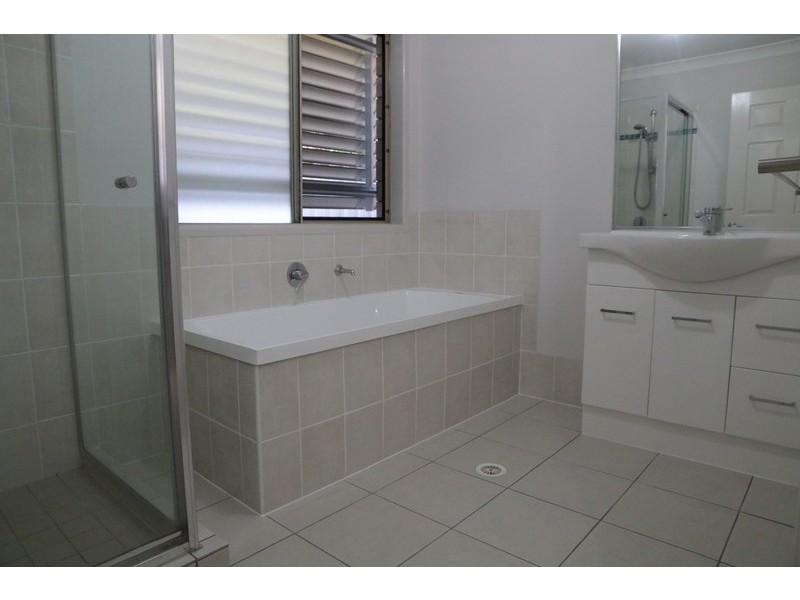 32 Bowen St, Deagon QLD 4017