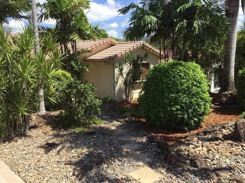 34 Valley Drive, Cannonvale QLD 4802
