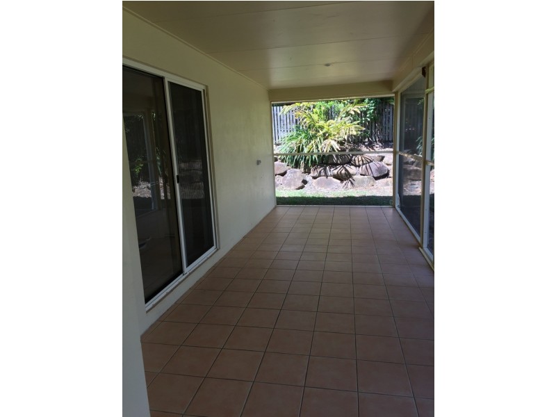 34 Valley Drive, Cannonvale QLD 4802