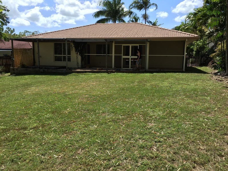 34 Valley Drive, Cannonvale QLD 4802