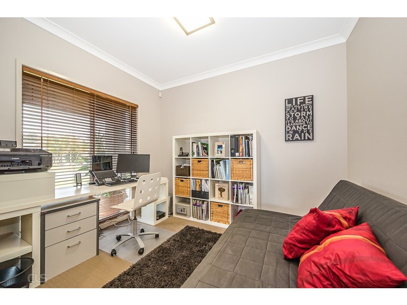 3  Bondi Court, Sandstone Point QLD 4511