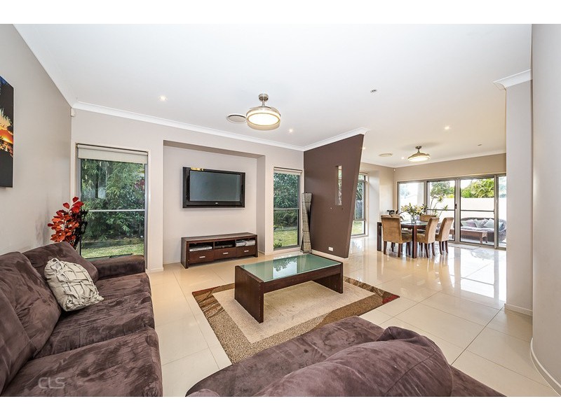 3  Bondi Court, Sandstone Point QLD 4511