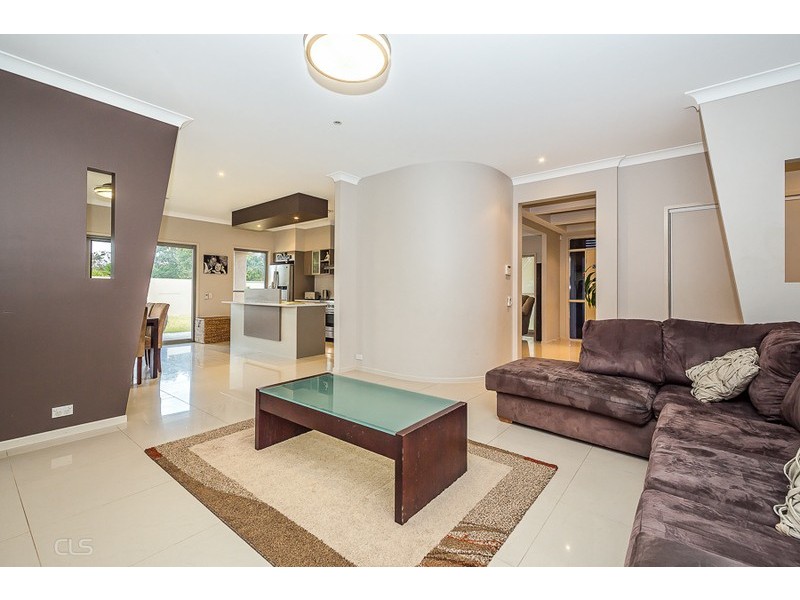 3  Bondi Court, Sandstone Point QLD 4511