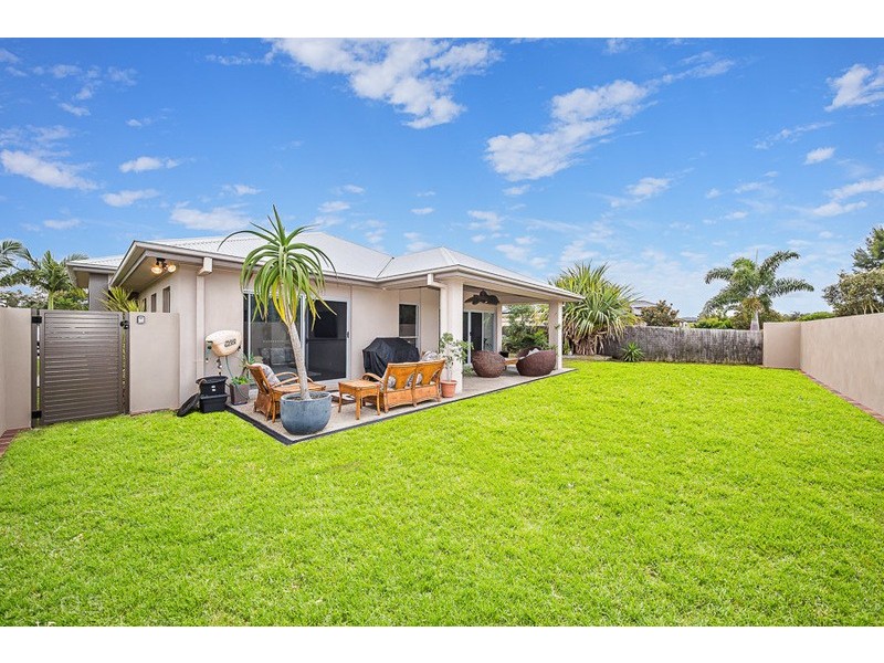3  Bondi Court, Sandstone Point QLD 4511