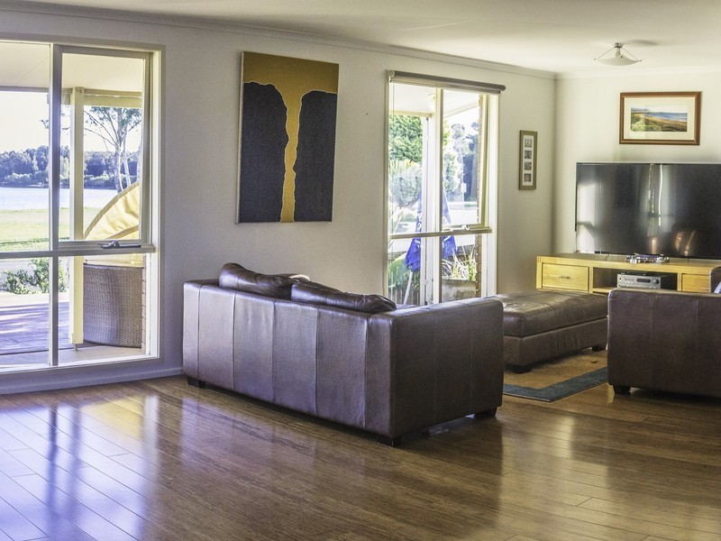 9 Crookhaven Drive, Greenwell Point NSW 2540