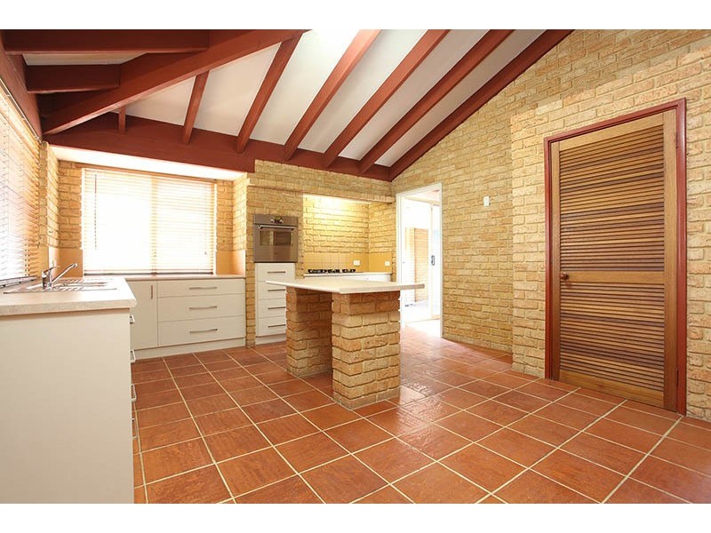 14 Abalone Crescent, Waikiki WA 6169