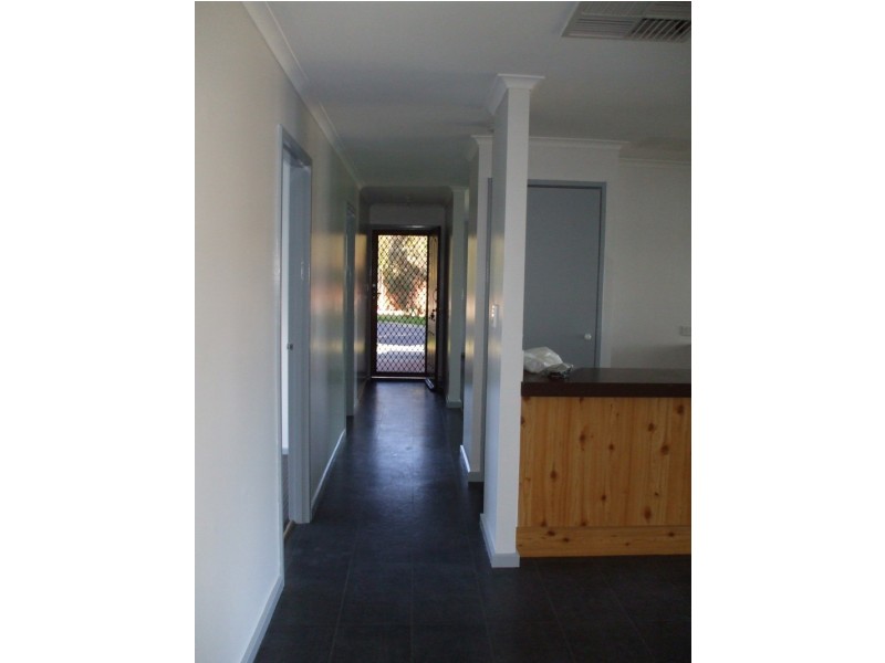 6 Flinders Crescent, Hackham SA 5163