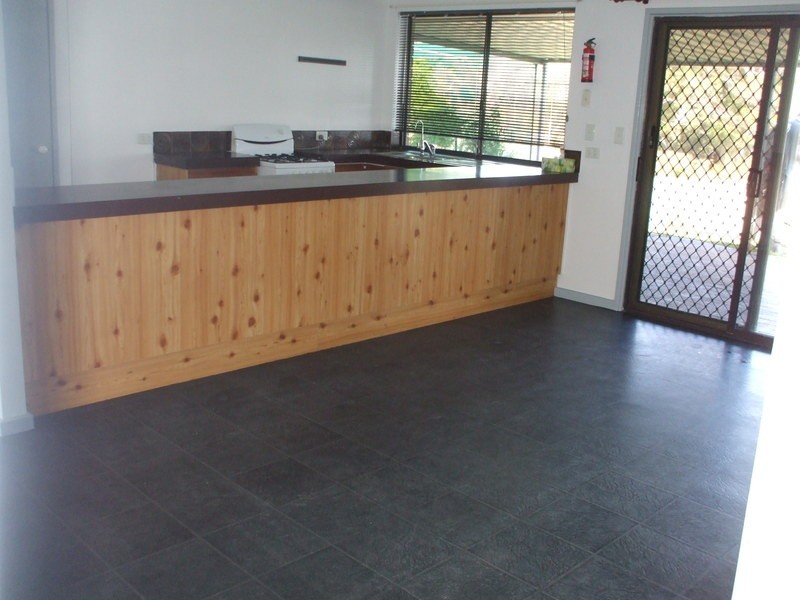 6 Flinders Crescent, Hackham SA 5163