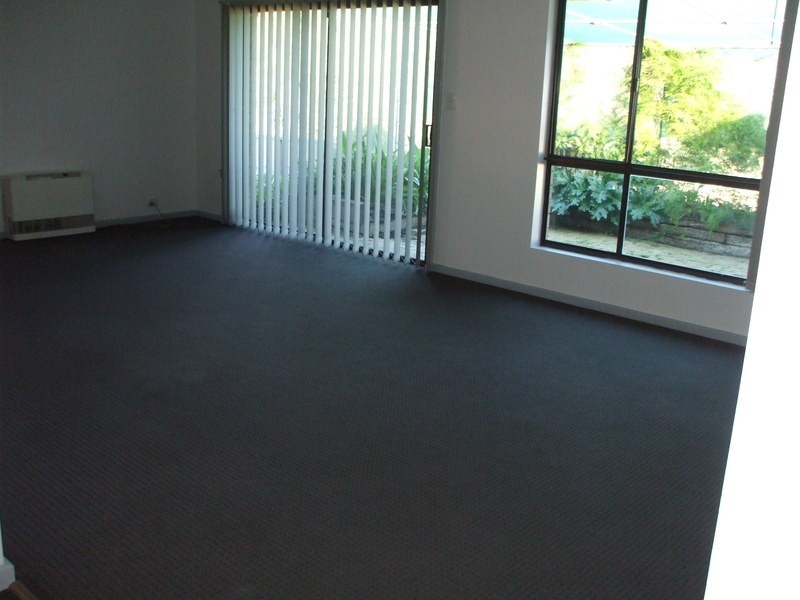 6 Flinders Crescent, Hackham SA 5163