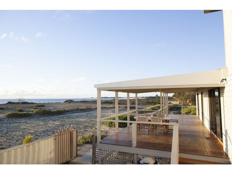 2 Desert Road, Lancelin WA 6044