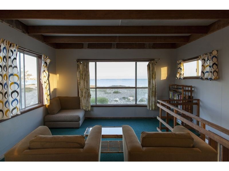 2 Desert Road, Lancelin WA 6044