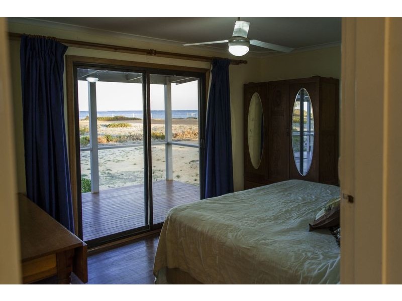 2 Desert Road, Lancelin WA 6044