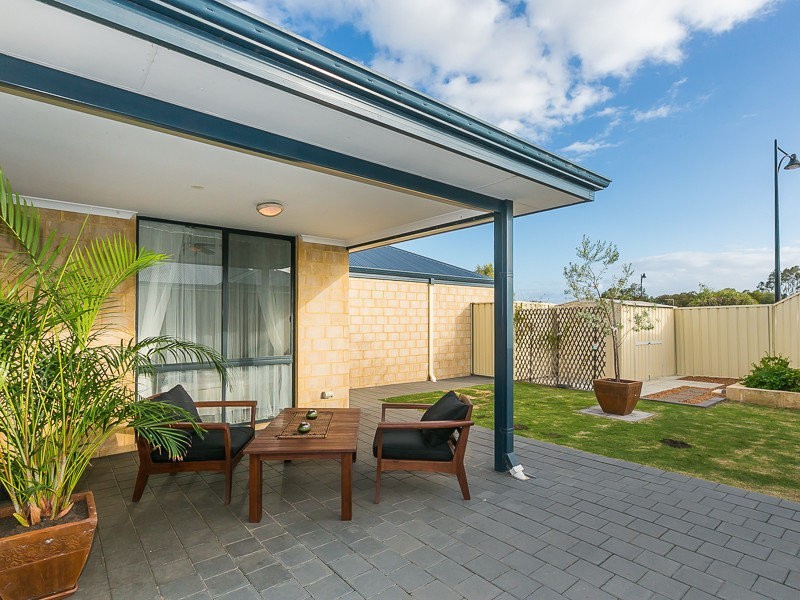16 Atley Pass, Carramar WA 6031