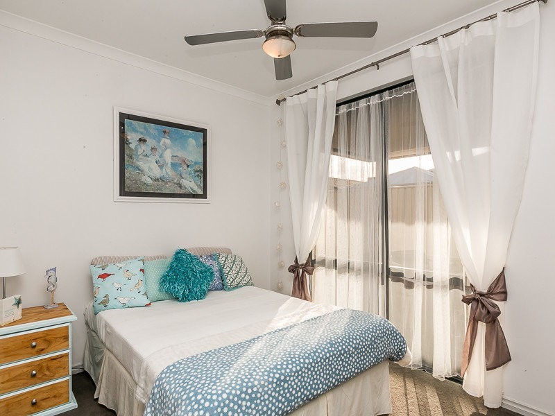 16 Atley Pass, Carramar WA 6031