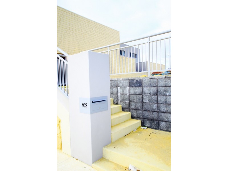 102 Orsino Boulevard, North Coogee WA 6163