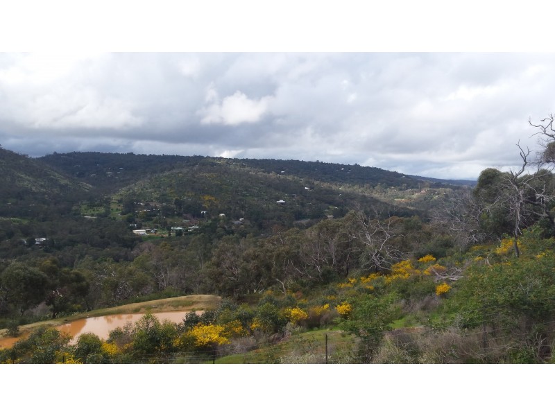 10 Rowley Street, Kelmscott WA 6111