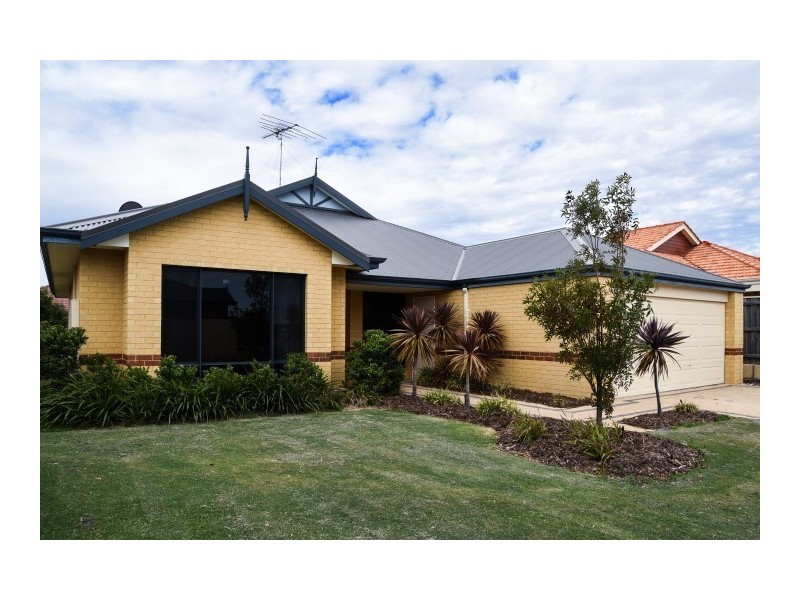 25 Marsdenia Road, Halls Head WA 6210