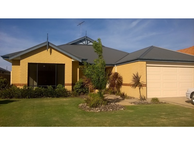 25 Marsdenia Road, Halls Head WA 6210
