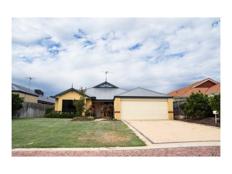 25 Marsdenia Road, Halls Head WA 6210