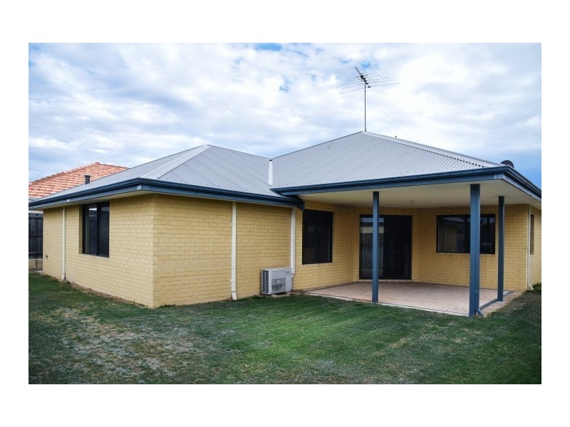 25 Marsdenia Road, Halls Head WA 6210