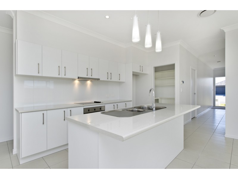 10 Sundew Street, Ningi QLD 4511