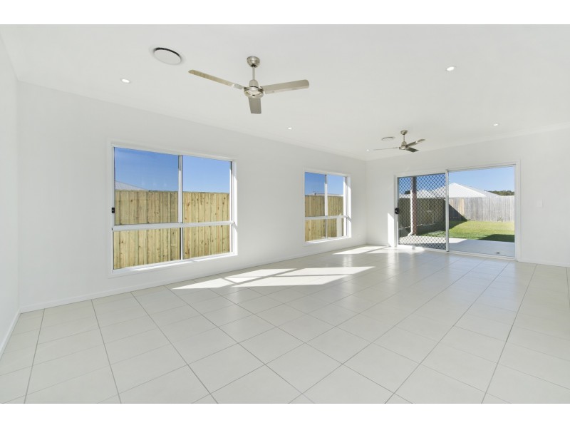 10 Sundew Street, Ningi QLD 4511
