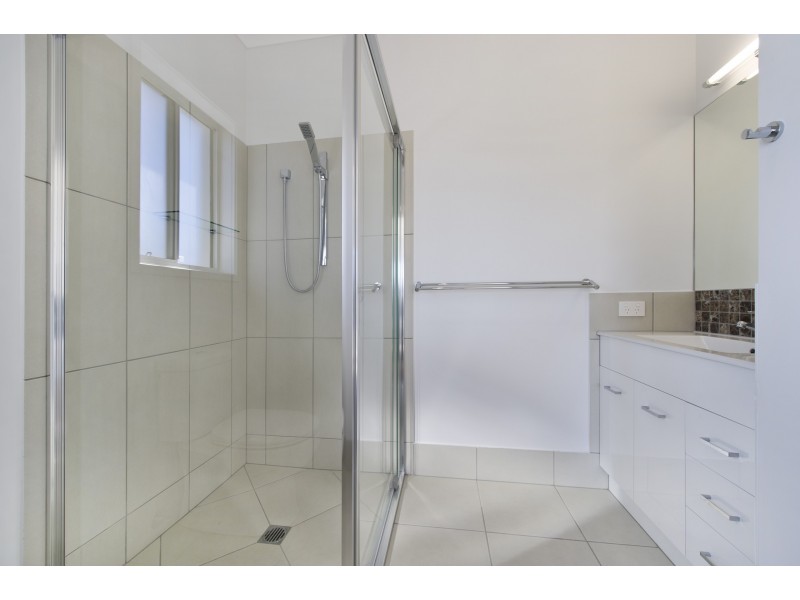 10 Sundew Street, Ningi QLD 4511