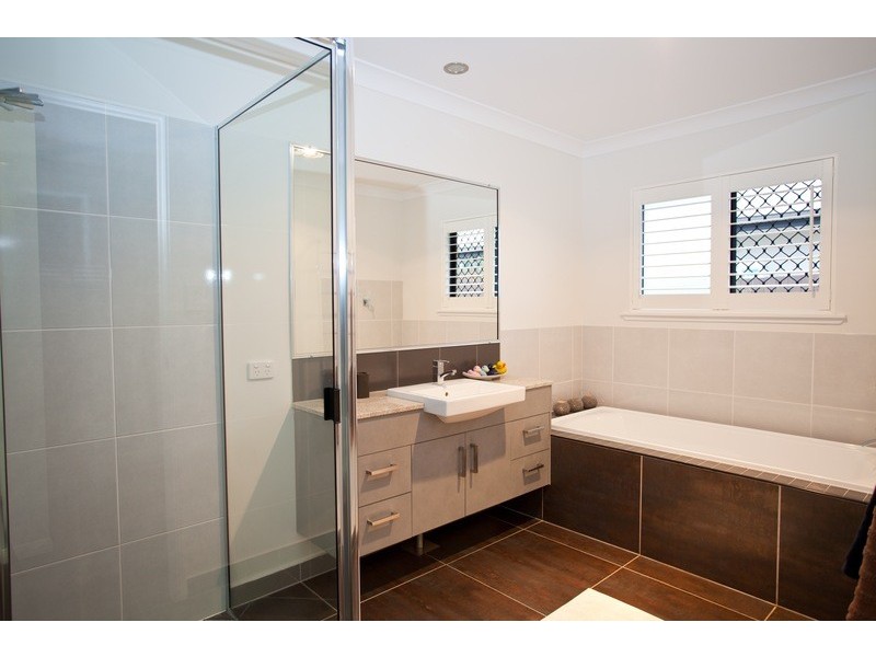 10 Rudd Street, Rural View QLD 4740