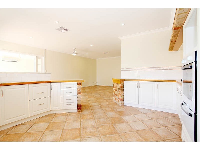 3 Garland Place, Singleton WA 6175