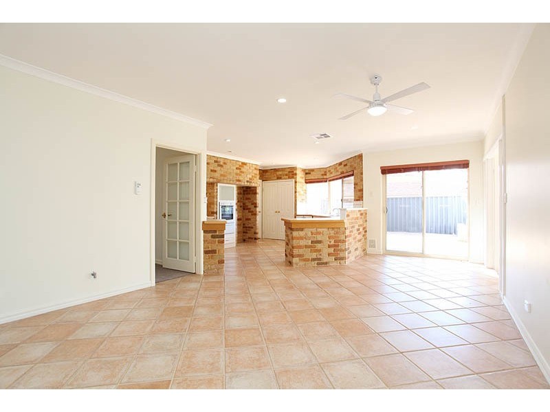 3 Garland Place, Singleton WA 6175