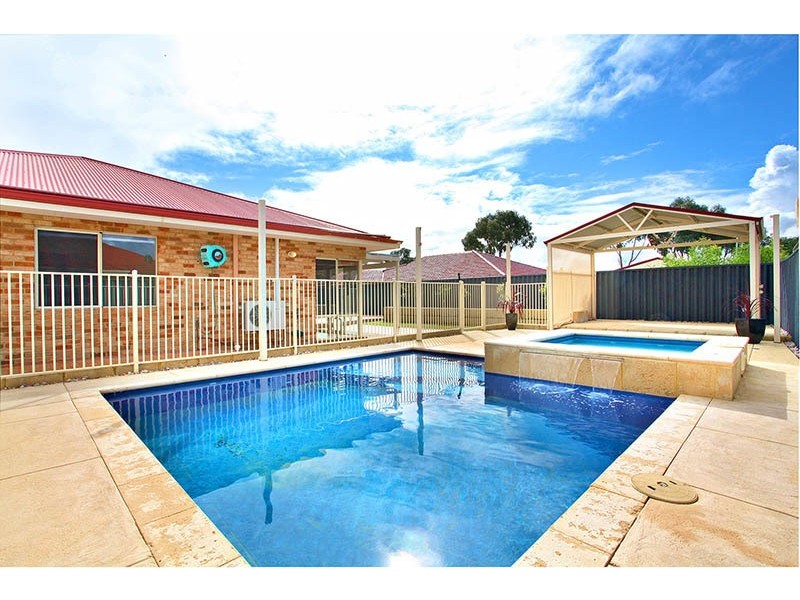 3 Garland Place, Singleton WA 6175