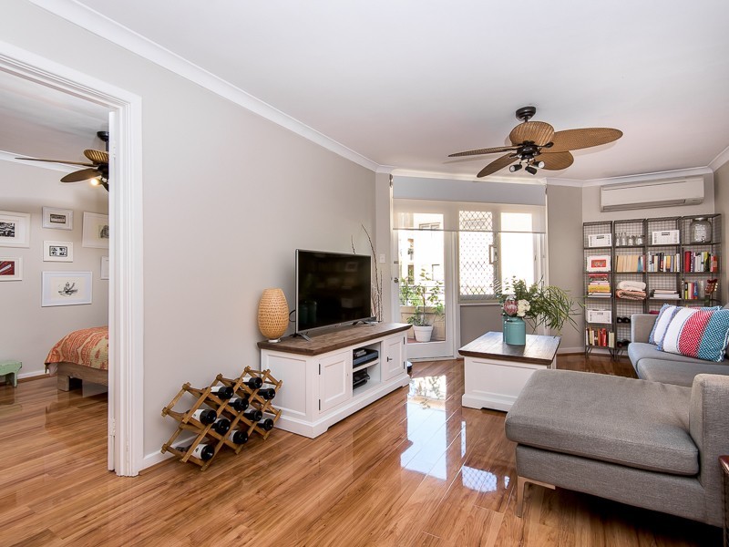 1/6  Kintail Road Applecross, Applecross WA 6153