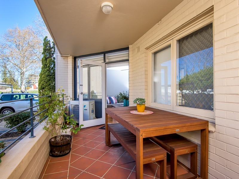 1/6  Kintail Road Applecross, Applecross WA 6153