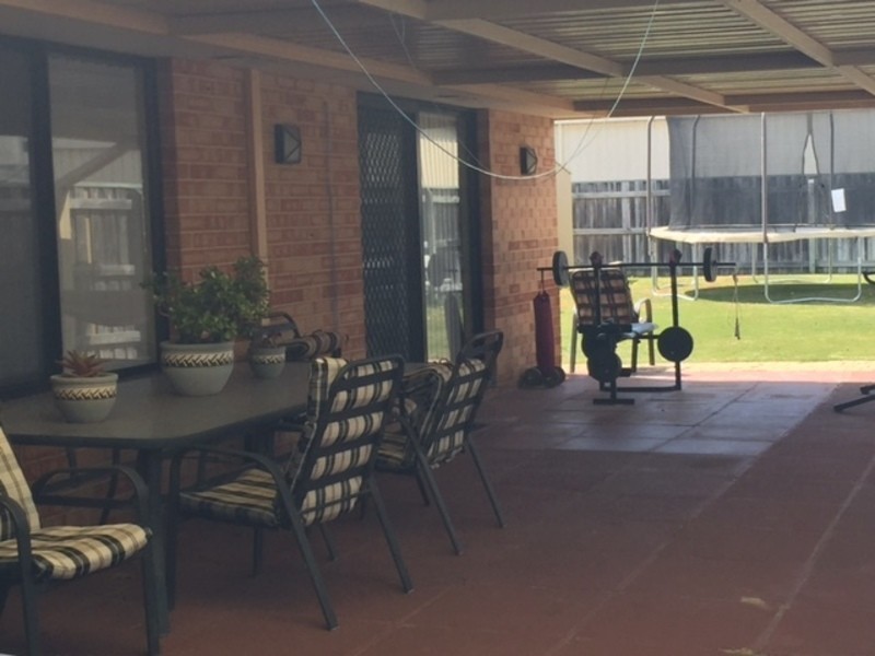 42 Glenfield drive, Australind WA 6233