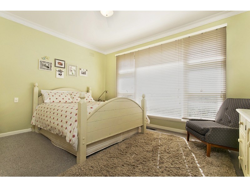 10 Kara Street, Kennington VIC 3550