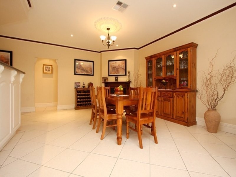 13 Creedon Close, Evanston Park SA 5116