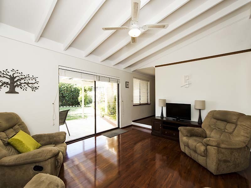 4 Mottley Street, Attadale WA 6156