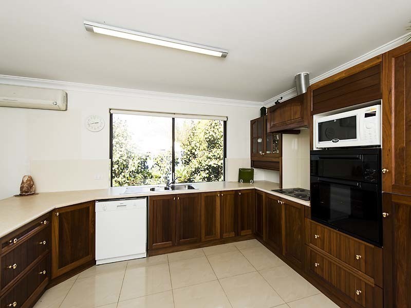 4 Mottley Street, Attadale WA 6156