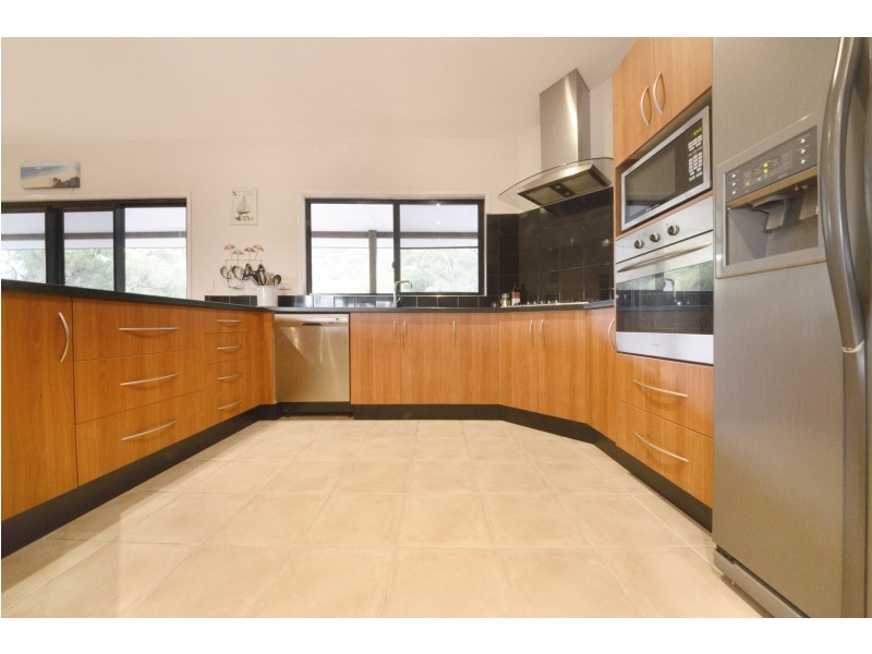 109 Gloucester Avenue, Hideaway Bay QLD 4800