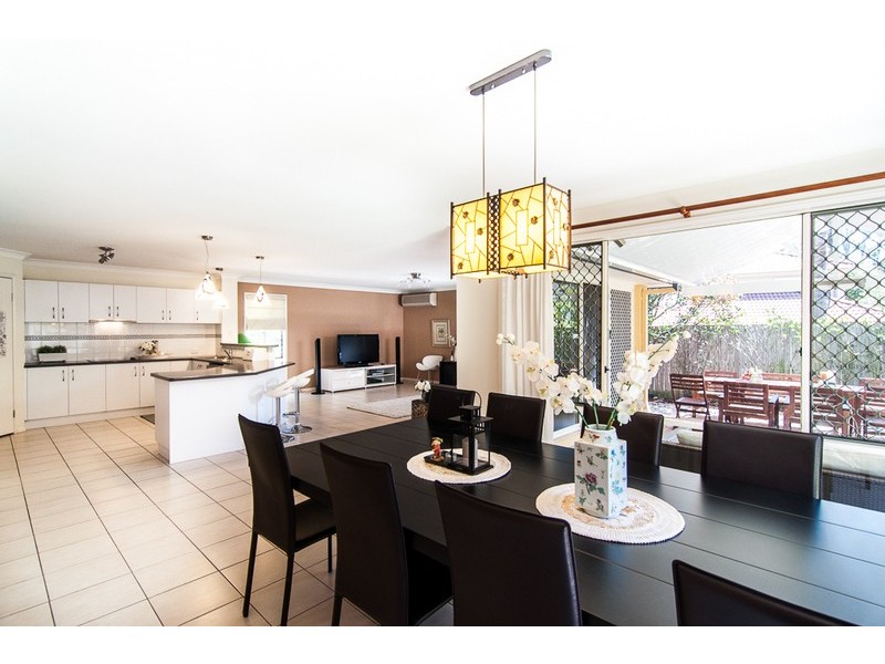 4  Ardennes Close, Mansfield QLD 4122