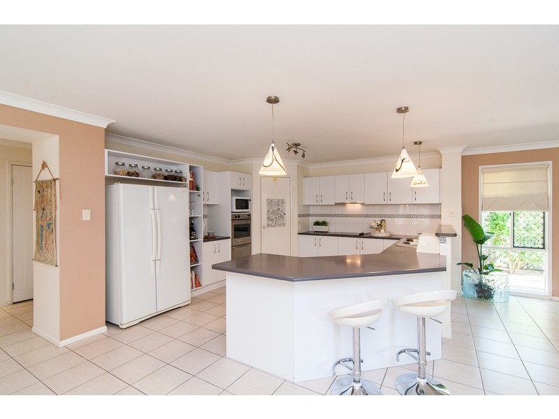 4  Ardennes Close, Mansfield QLD 4122