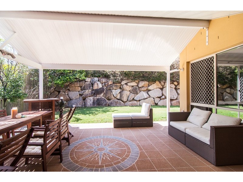 4  Ardennes Close, Mansfield QLD 4122