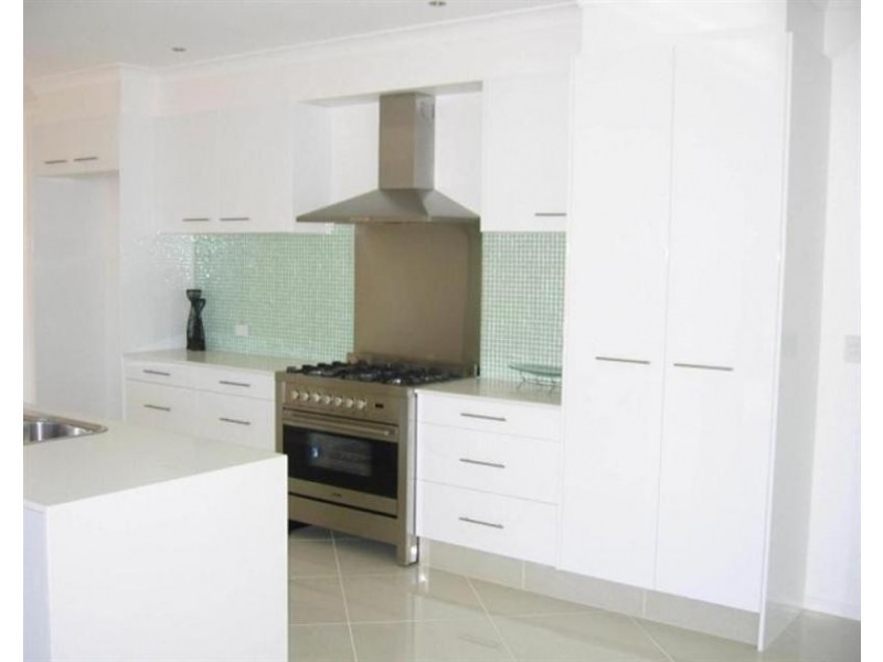 8  Curlew Court, Warner QLD 4500